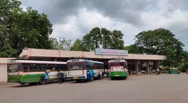 LP Bus Stop (Lakdikapul)